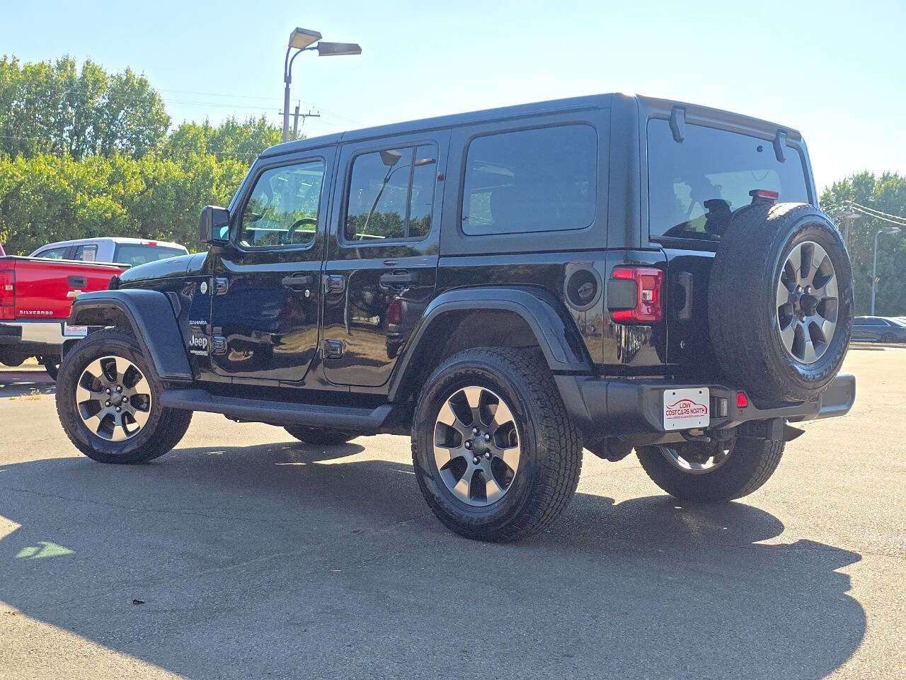 Used 2018 Jeep Wrangler Unlimited Sahara image 15