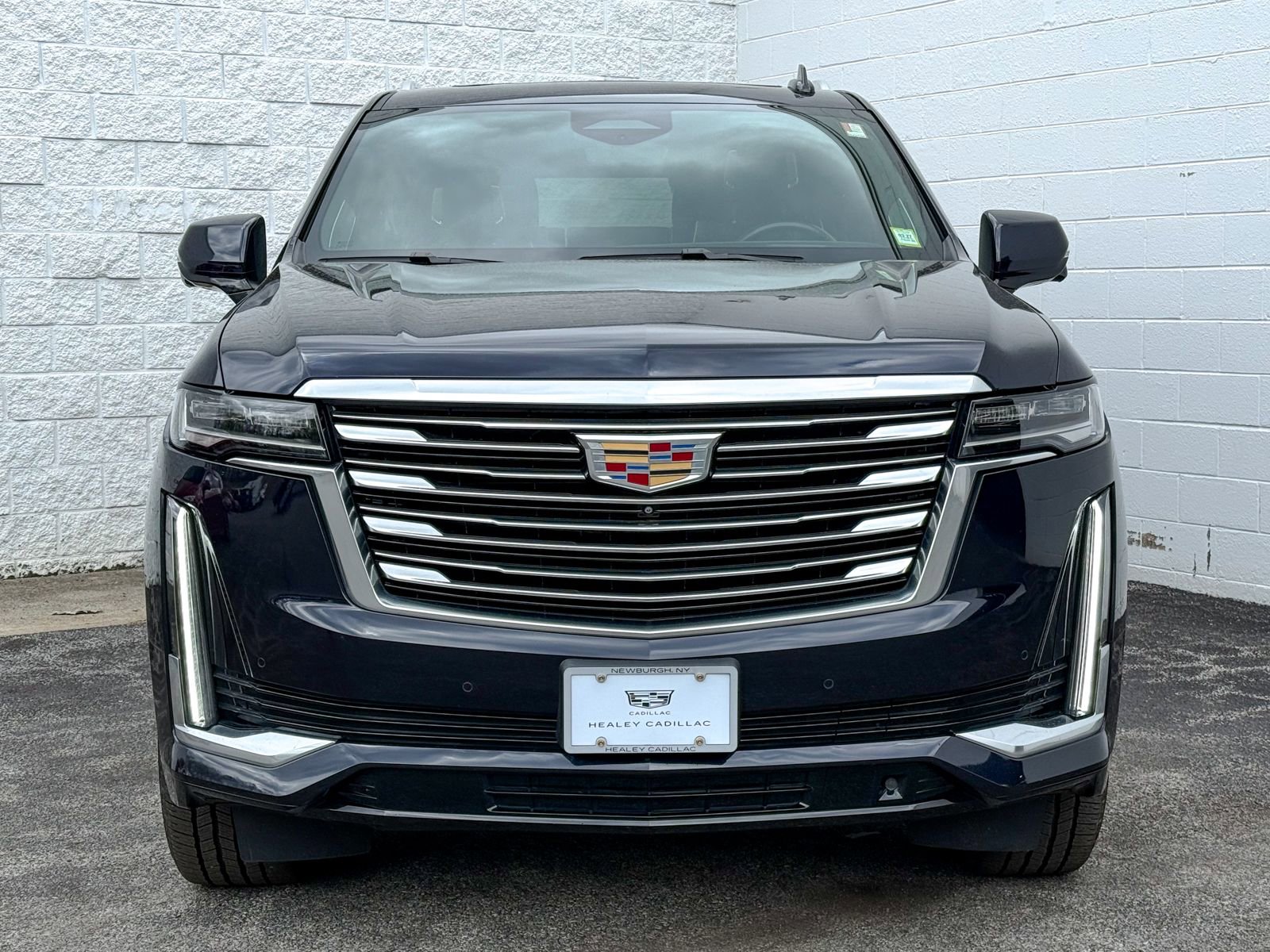 Certified 2022 Cadillac Escalade Premium Luxury Platinum w/ Heavy-Duty Trailer Package image 2