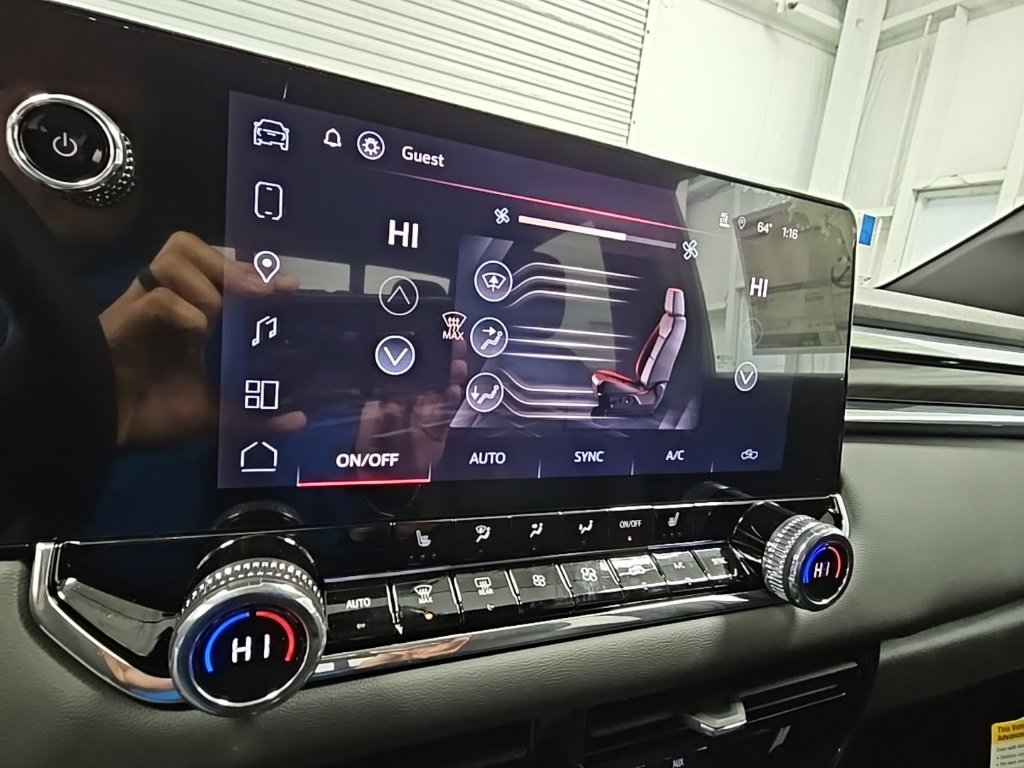 New 2026 GMC Canyon Elevation w/ Convenience Package image 14