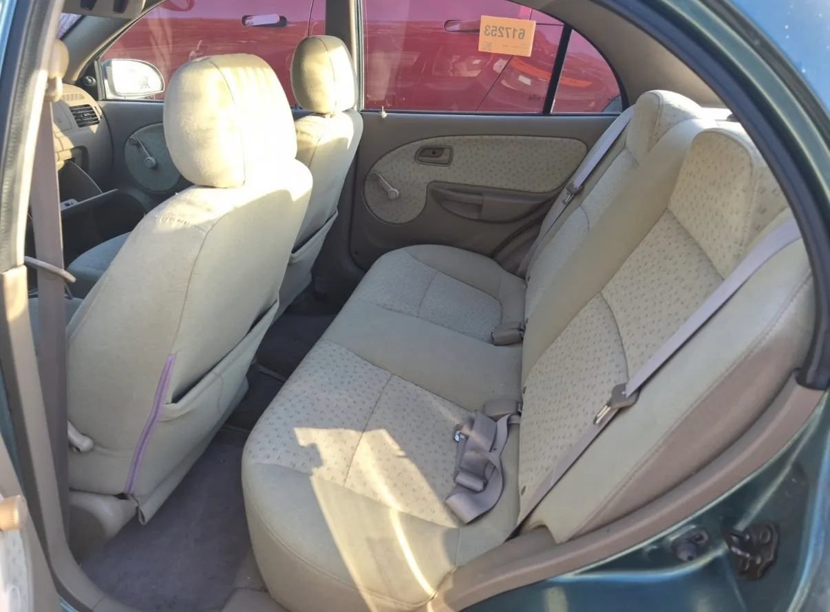 Used 2003 Kia Rio Sedan FWD image 3