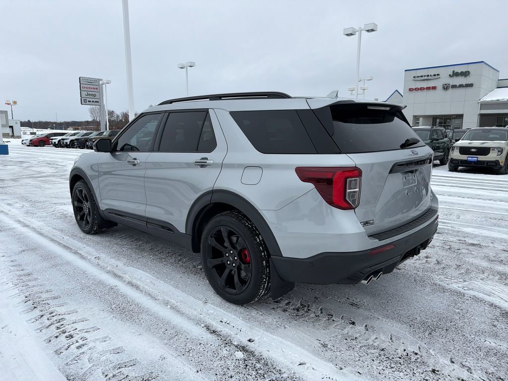 Used 2020 Ford Explorer ST w/ ST Street Pack image 3