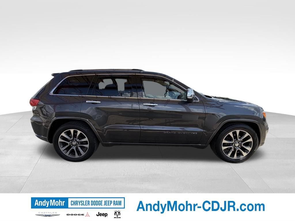Used 2017 Jeep Grand Cherokee Overland w/ Jeep Active Safety Group AWD/4WD image 8