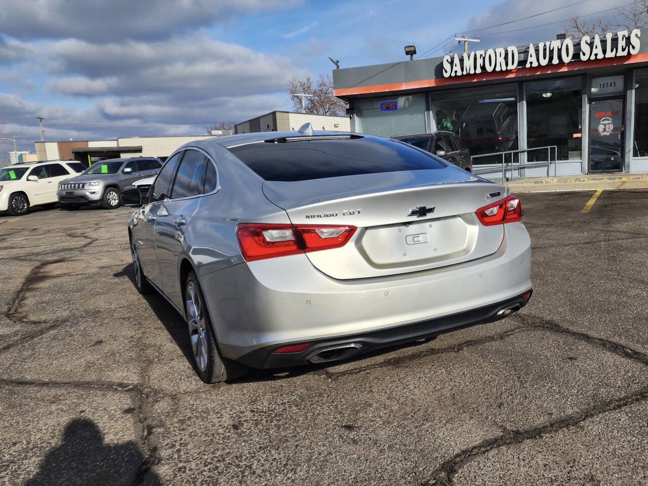 Used 2016 Chevrolet Malibu Premier w/ Driver Confidence Package image 9