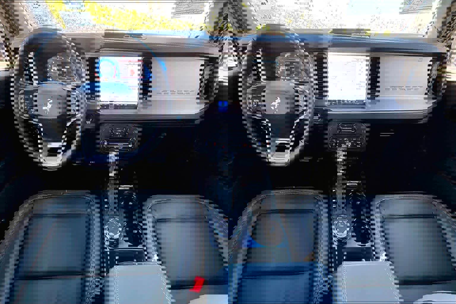 Used 2025 Ford Bronco Outer Banks image 14