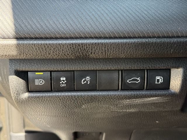 Used 2025 Toyota Camry SE FWD image 25