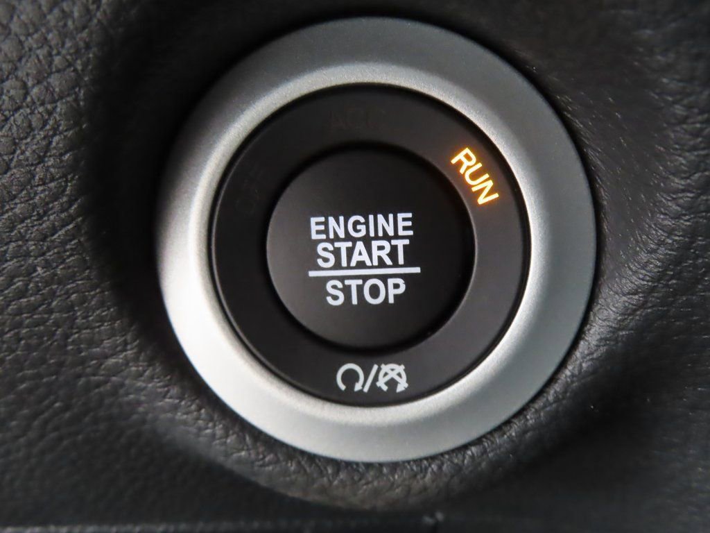 New 2026 Chrysler Pacifica Select image 13