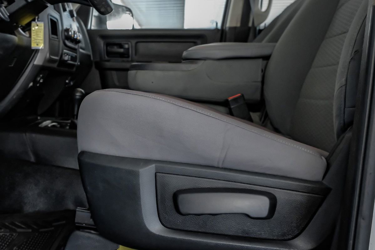 Used 2018 RAM 2500 Tradesman w/ Chrome Appearance Group image 31