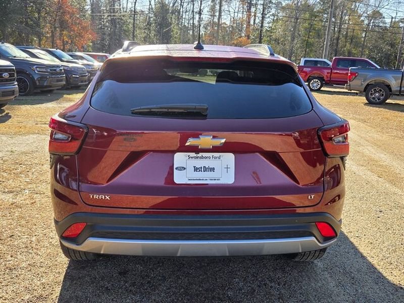 Used 2025 Chevrolet Trax LT image 11