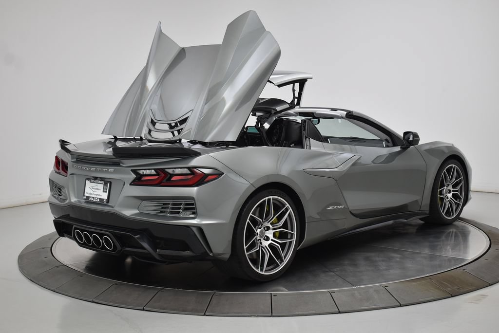 Used 2024 Chevrolet Corvette Z06 RWD image 36