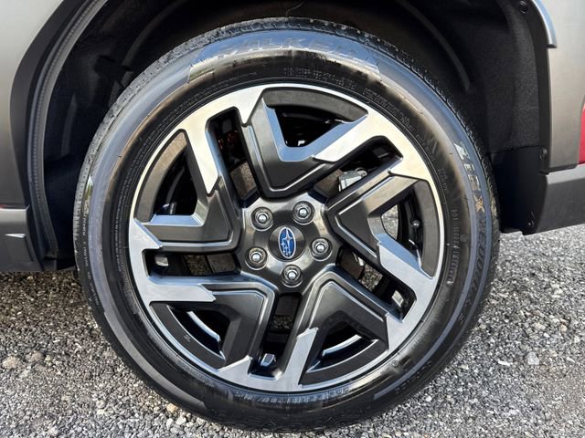 Used 2025 Subaru Forester Limited image 28