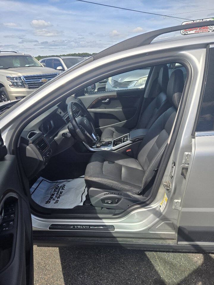 Used 2015 Volvo XC70 T6 w/ Proximity Package AWD/4WD image 11