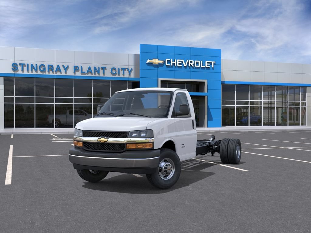 New 2026 Chevrolet Express 3500 w/ Power Convenience Package RWD image 8