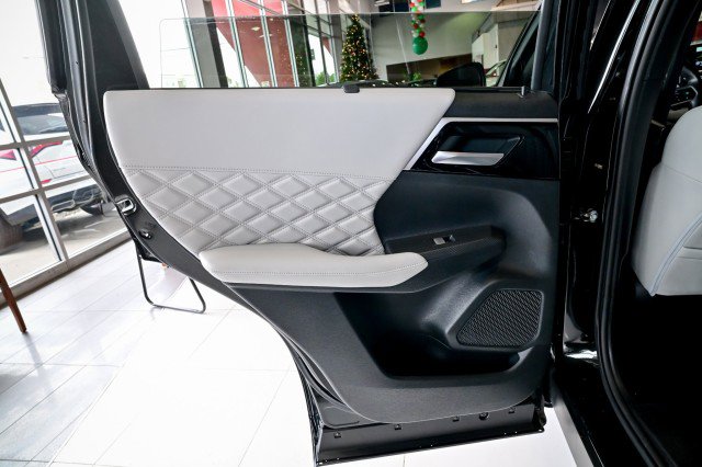 Used 2024 Mitsubishi Outlander SEL Black Edition image 21