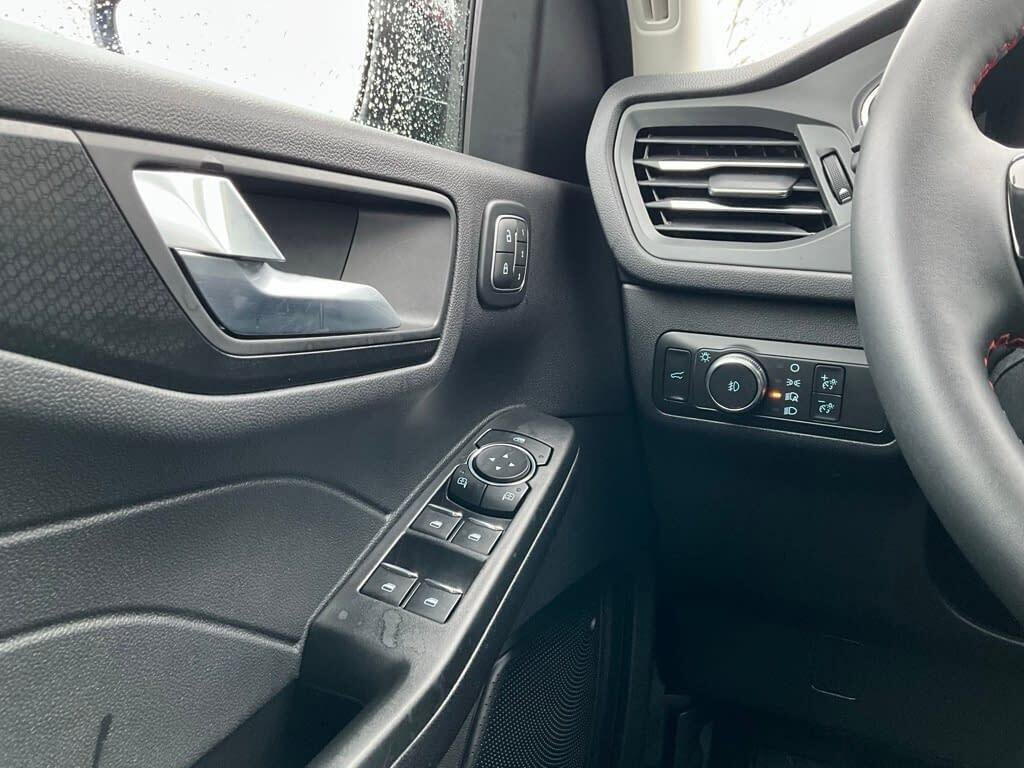 Used 2022 Ford Escape SEL w/ SEL Stealth AWD Package image 23