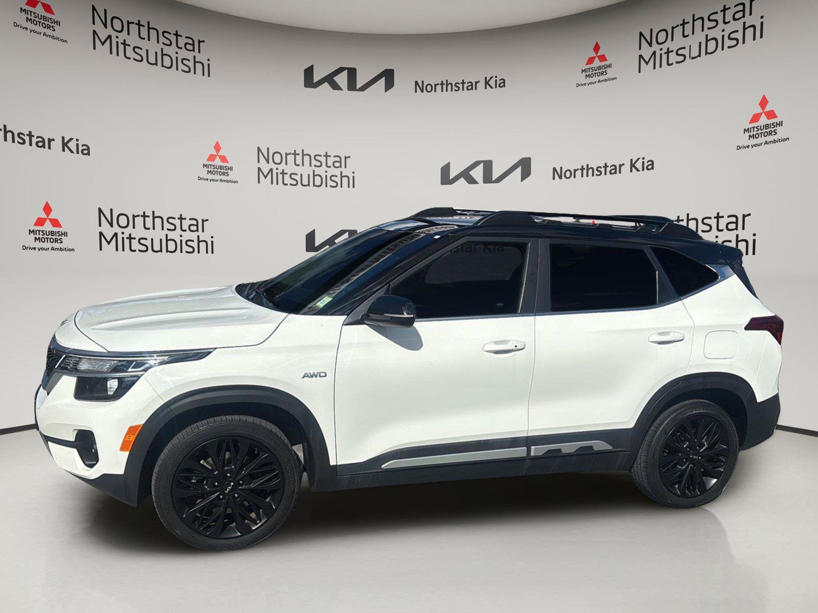 Used 2022 Kia Seltos Nightfall Edition AWD/4WD image 2