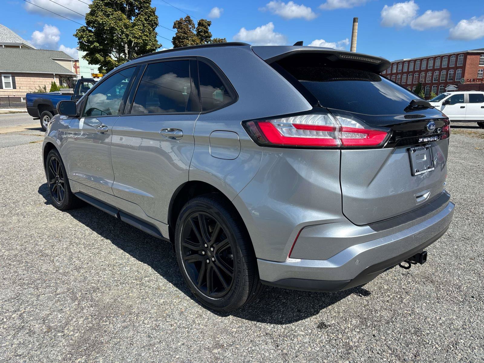 Used 2022 Ford Edge ST-Line w/ Class II Trailer Tow Package AWD/4WD image 7