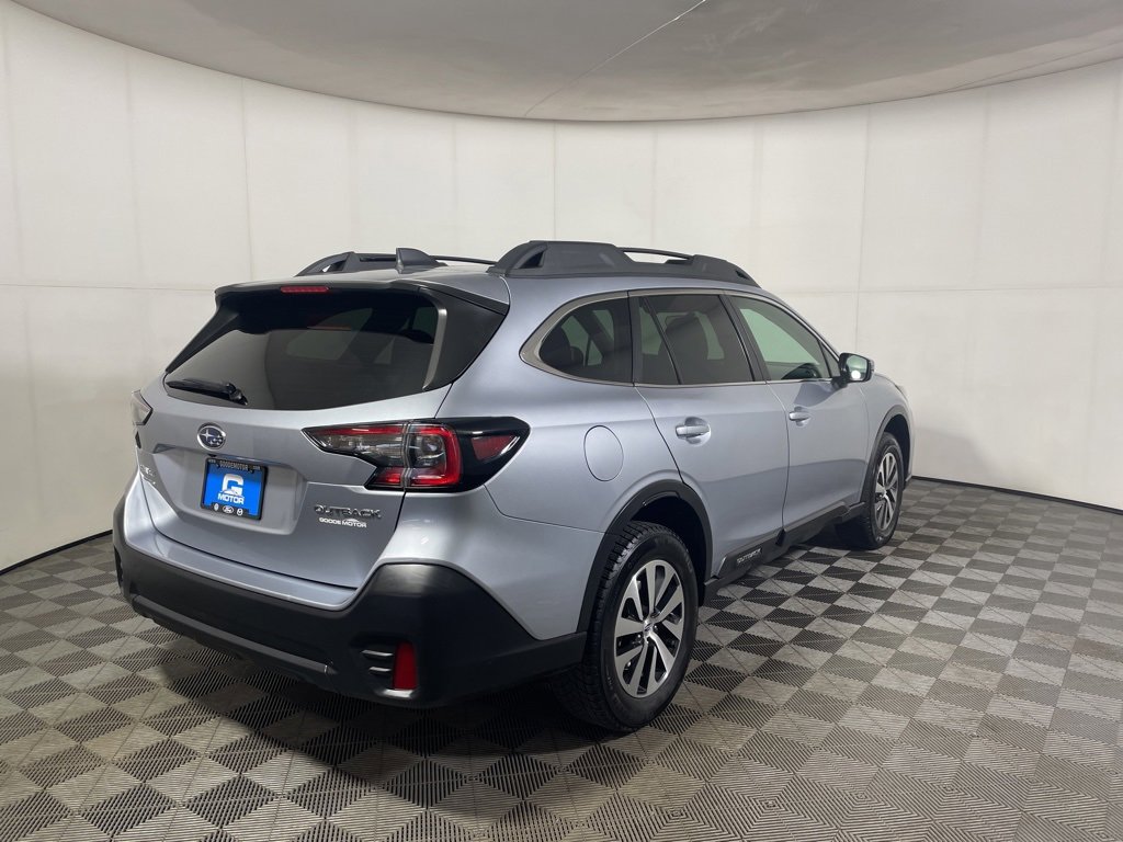 Used 2022 Subaru Outback Premium image 7