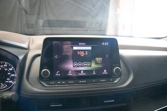 Used 2023 Nissan Rogue S image 32