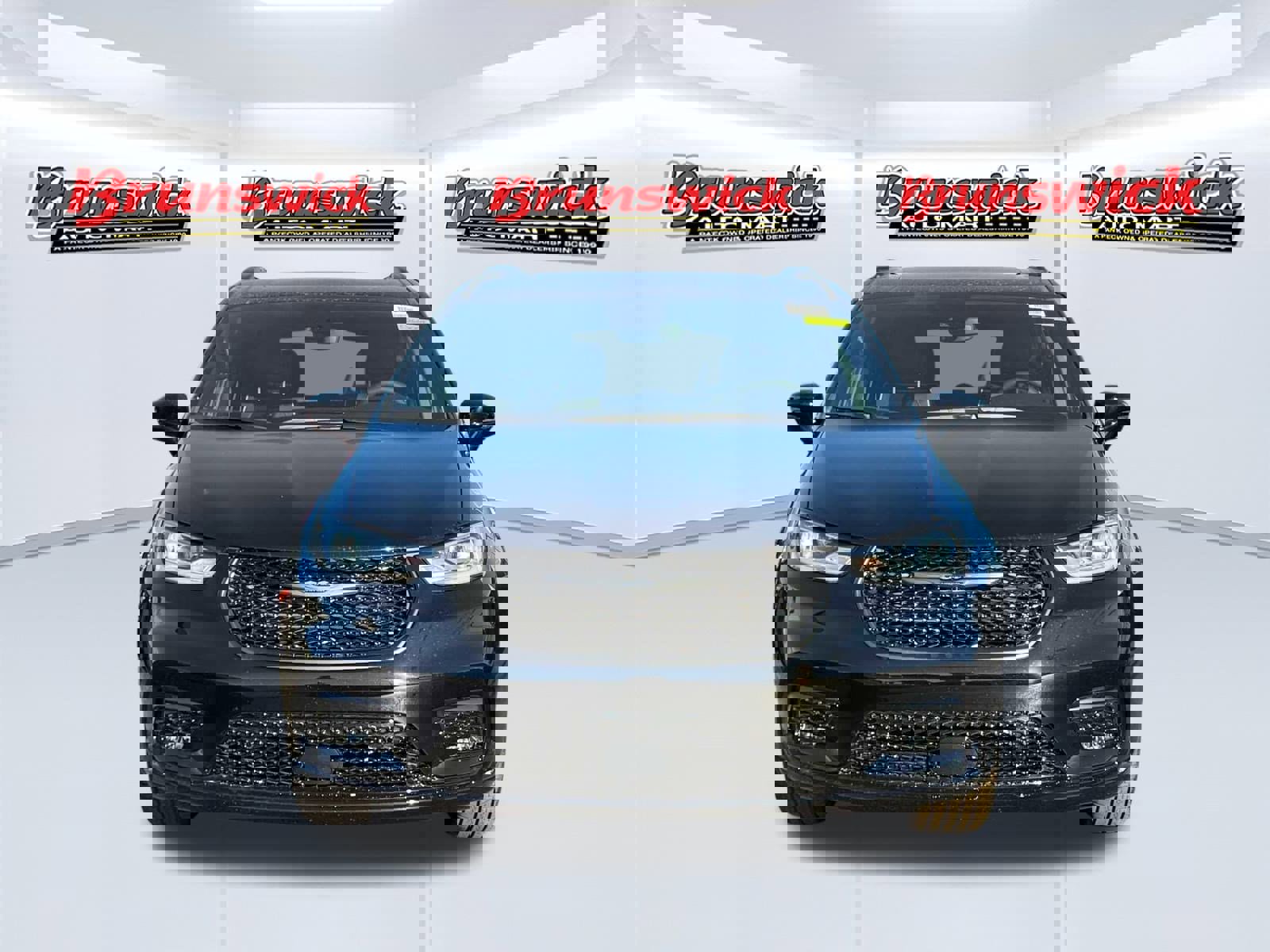 New 2026 Chrysler Pacifica Select image 2