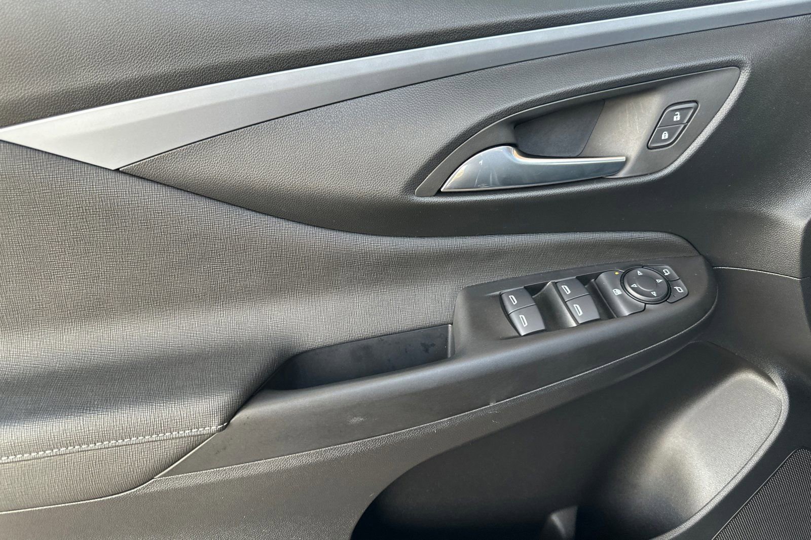 Certified 2025 Buick Envista Preferred FWD image 11