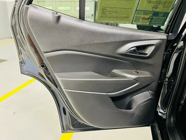 Used 2025 Chevrolet Trax LT FWD image 21