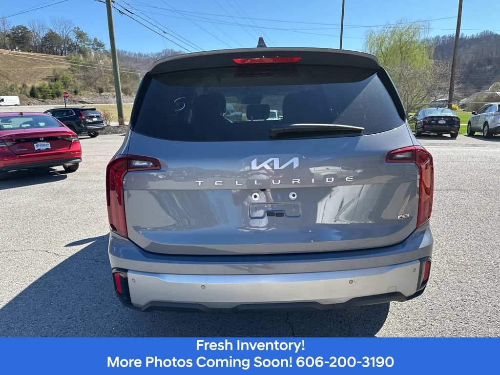 Used 2023 Kia Telluride LX AWD/4WD image 4