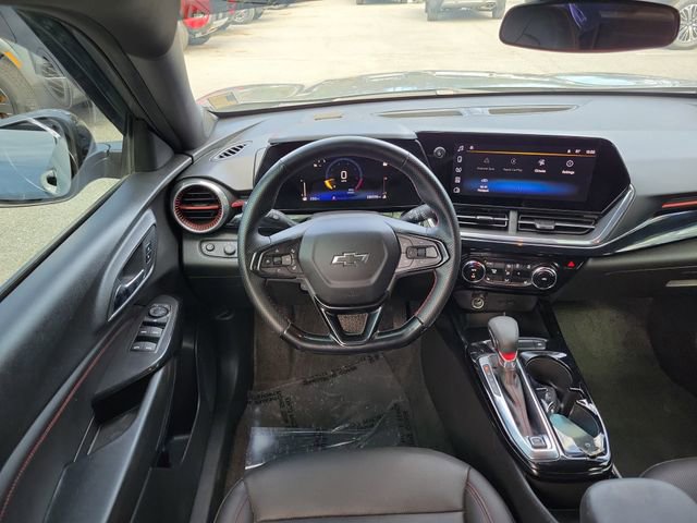 Used 2025 Chevrolet Trax RS w/ Driver Confidence Package image 25