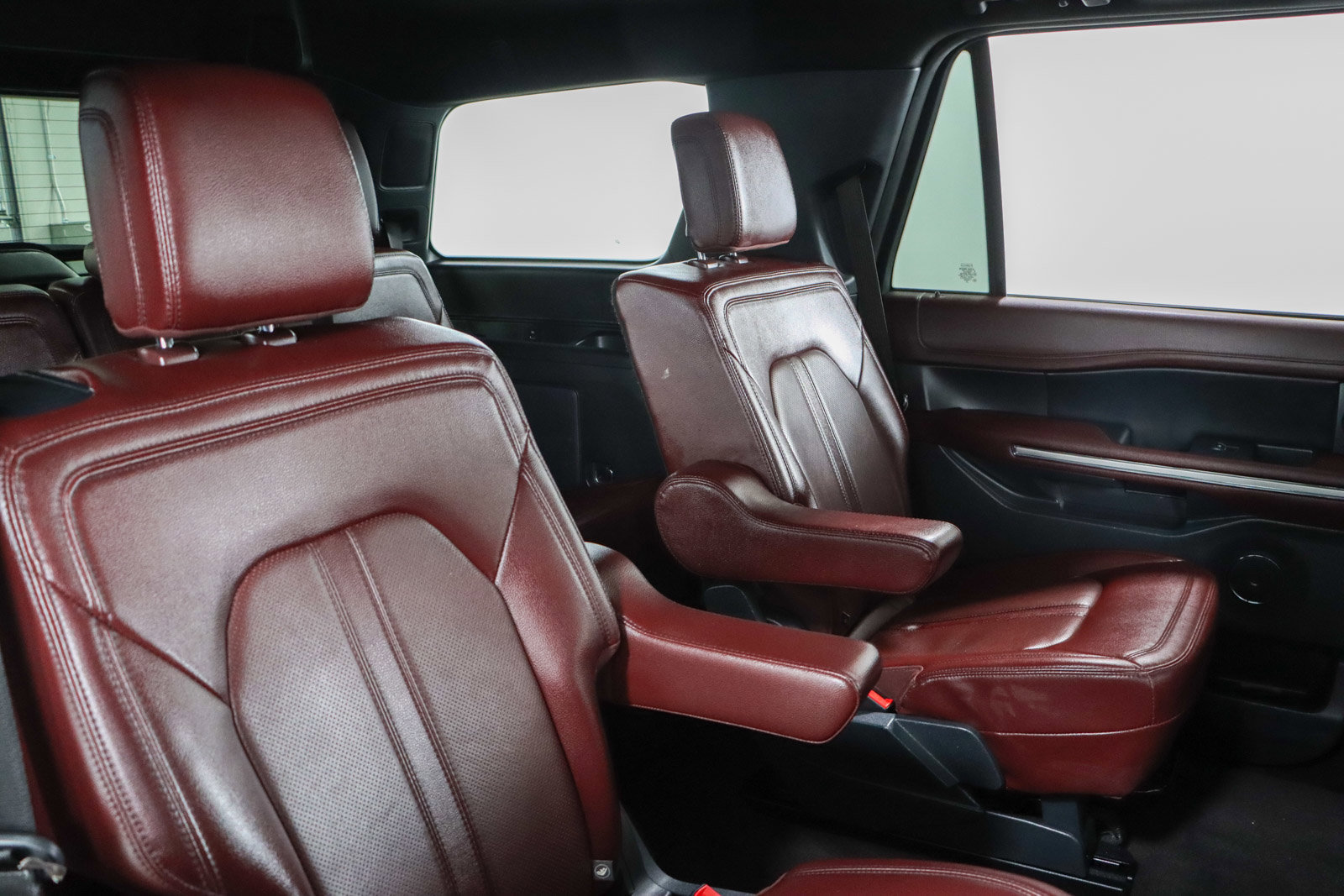 Used 2023 Ford Expedition Limited image 32