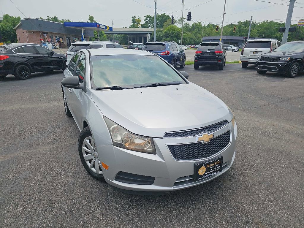 Used 2011 Chevrolet Cruze LS image 3