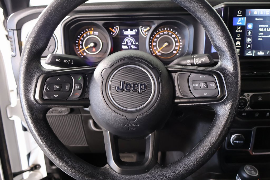Used 2024 Jeep Gladiator Sport image 3
