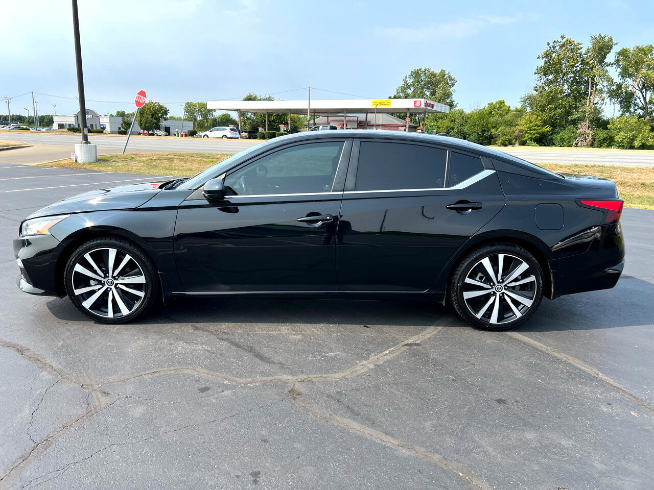 Used 2022 Nissan Altima 2.5 SR image 3