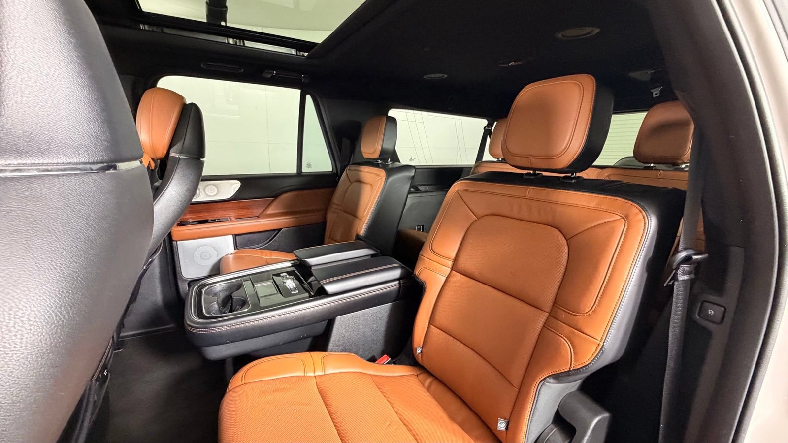 Used 2021 Lincoln Navigator L Reserve AWD/4WD image 16