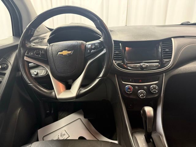 Used 2018 Chevrolet Trax LT w/ LT Convenience Package image 5