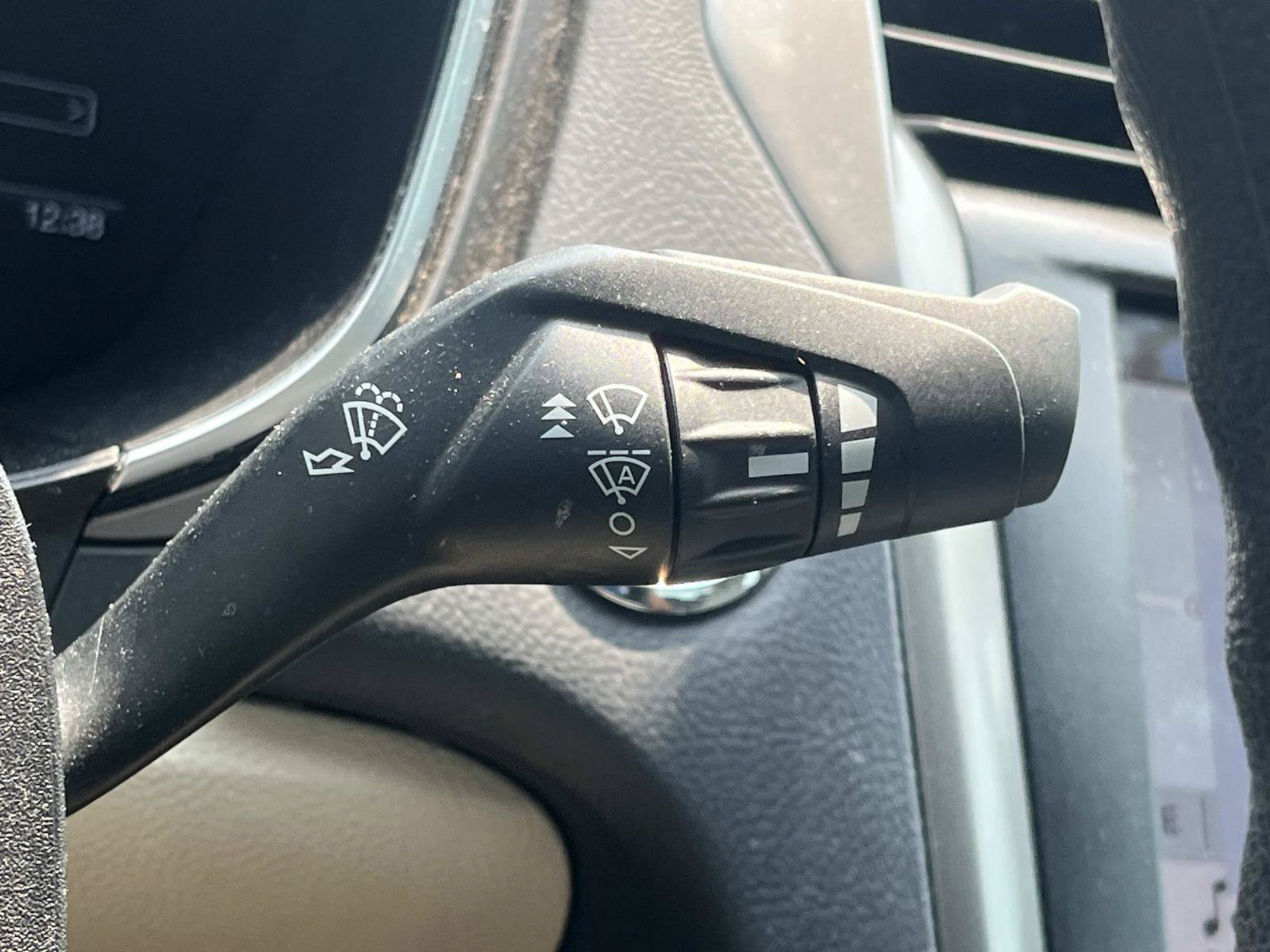 Used 2019 Ford Fusion SE FWD image 36