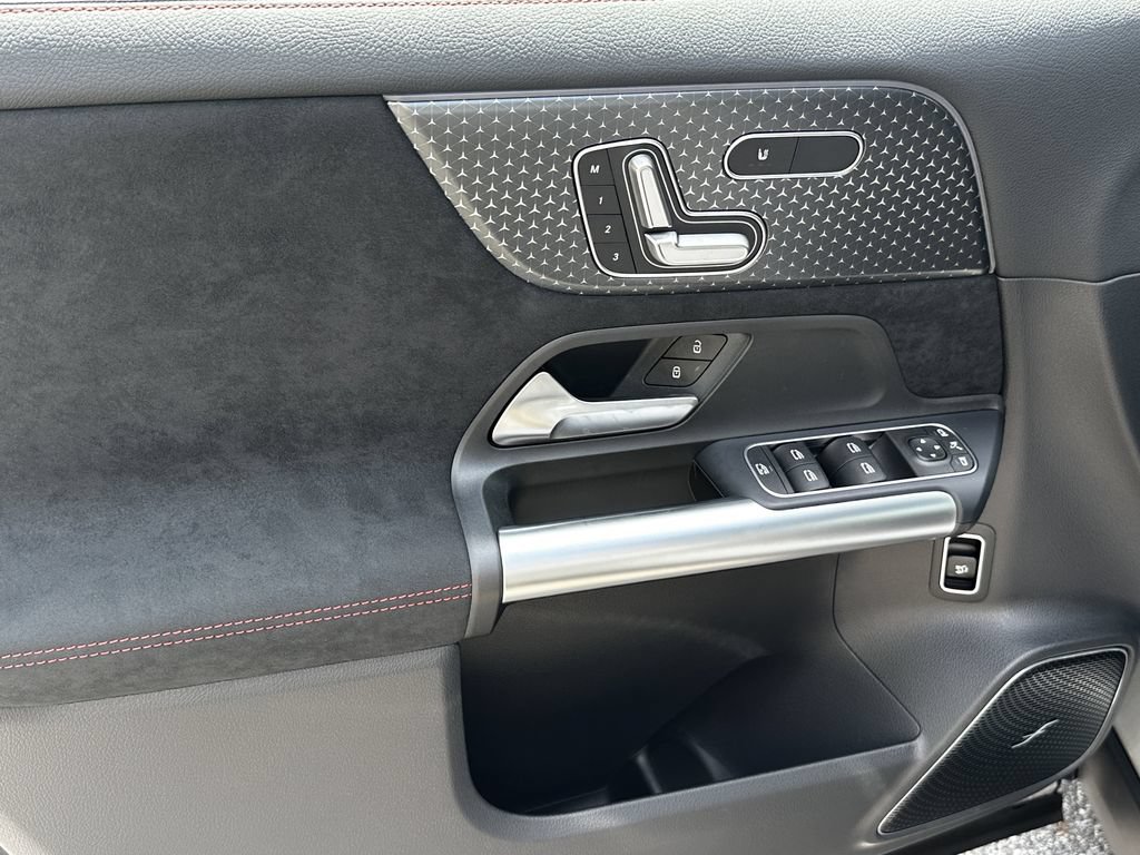 New 2026 Mercedes-Benz GLA 35 AMG 4MATIC image 11