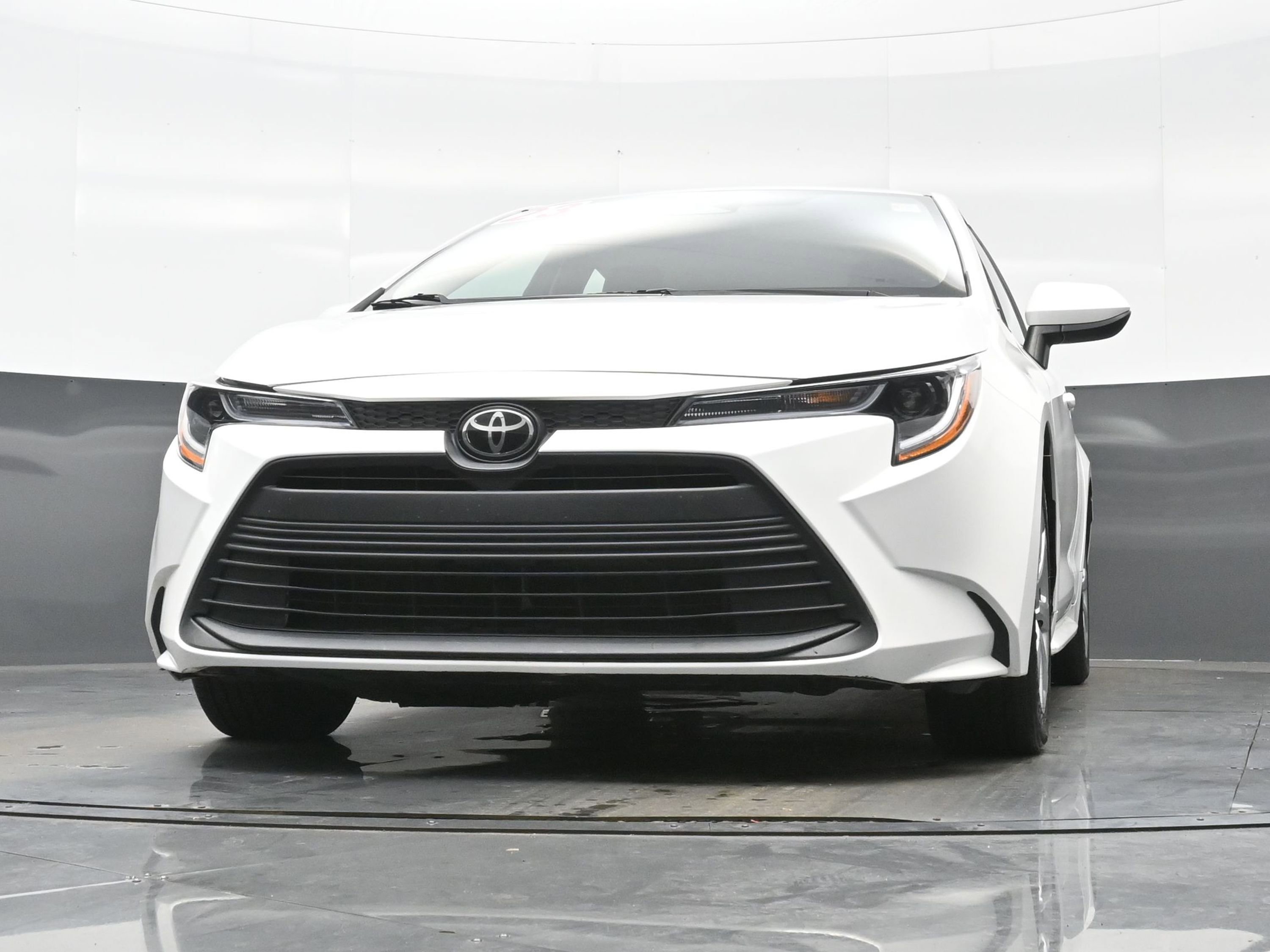 Used 2023 Toyota Corolla LE FWD image 25