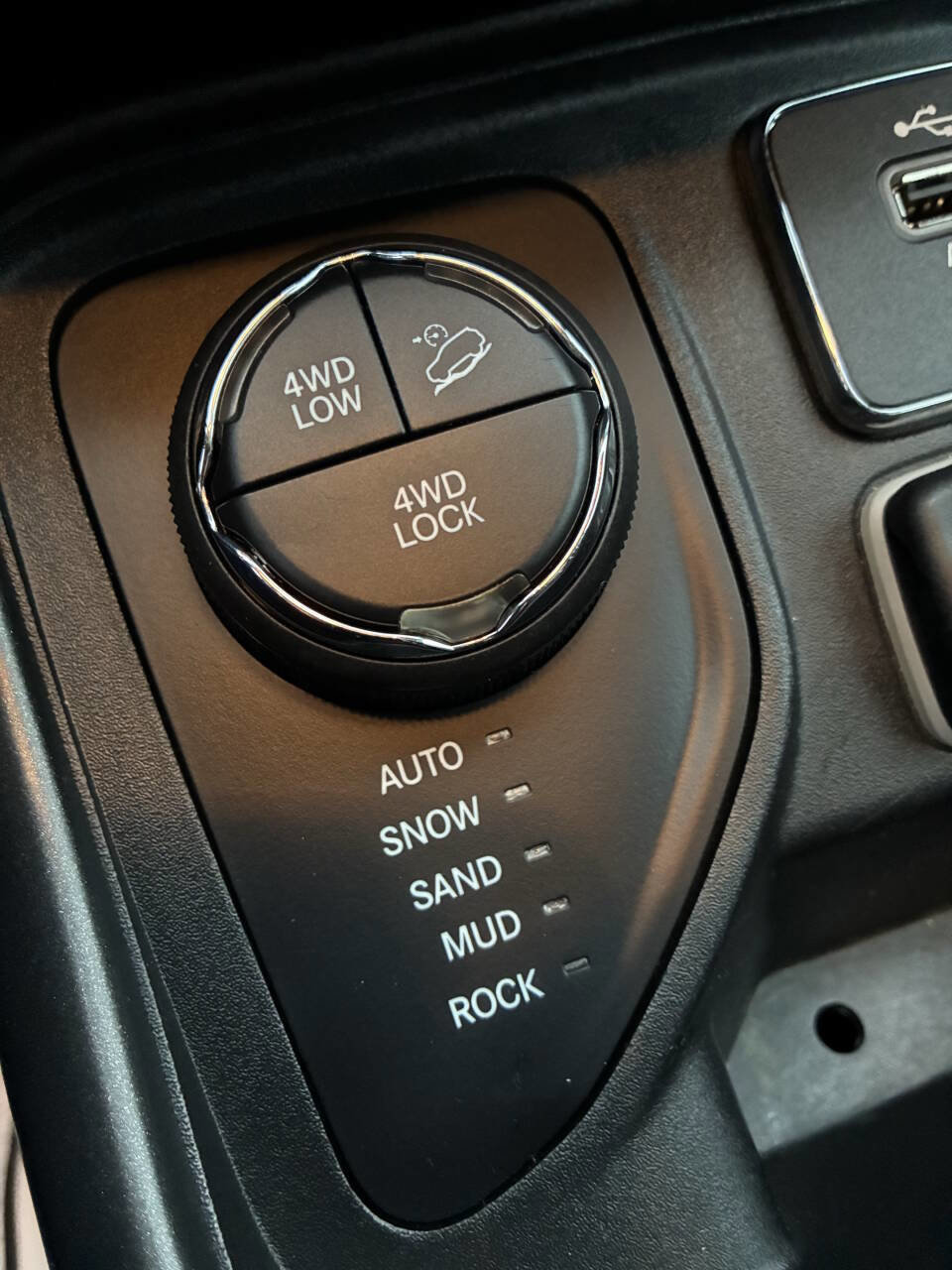 Used 2018 Jeep Compass Trailhawk image 33