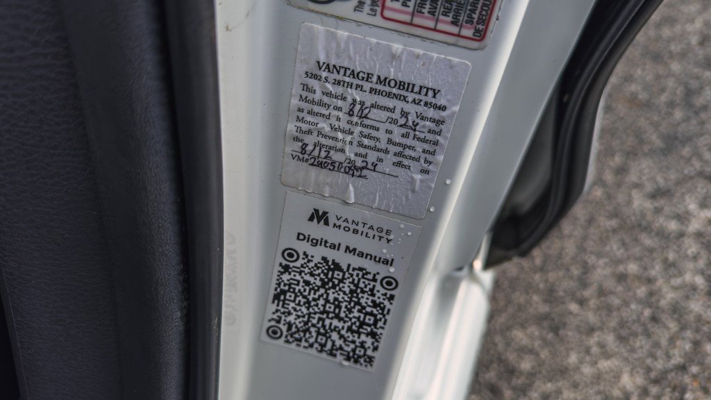 Used 2024 Toyota Sienna LE image 15