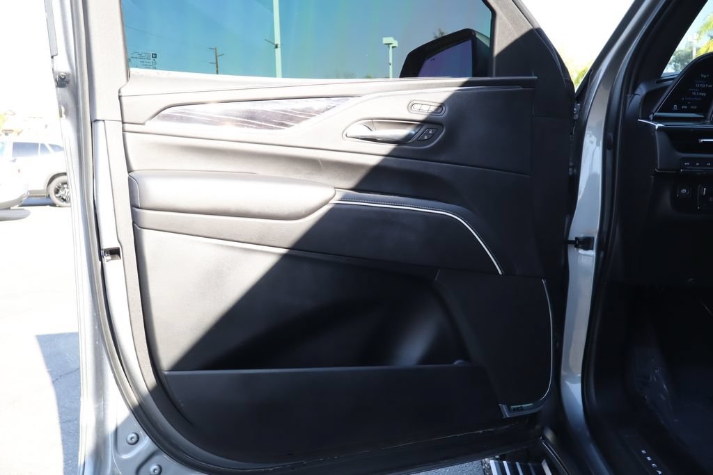 Used 2021 Cadillac Escalade Sport w/ Driver Assist Tech Package AWD/4WD image 19
