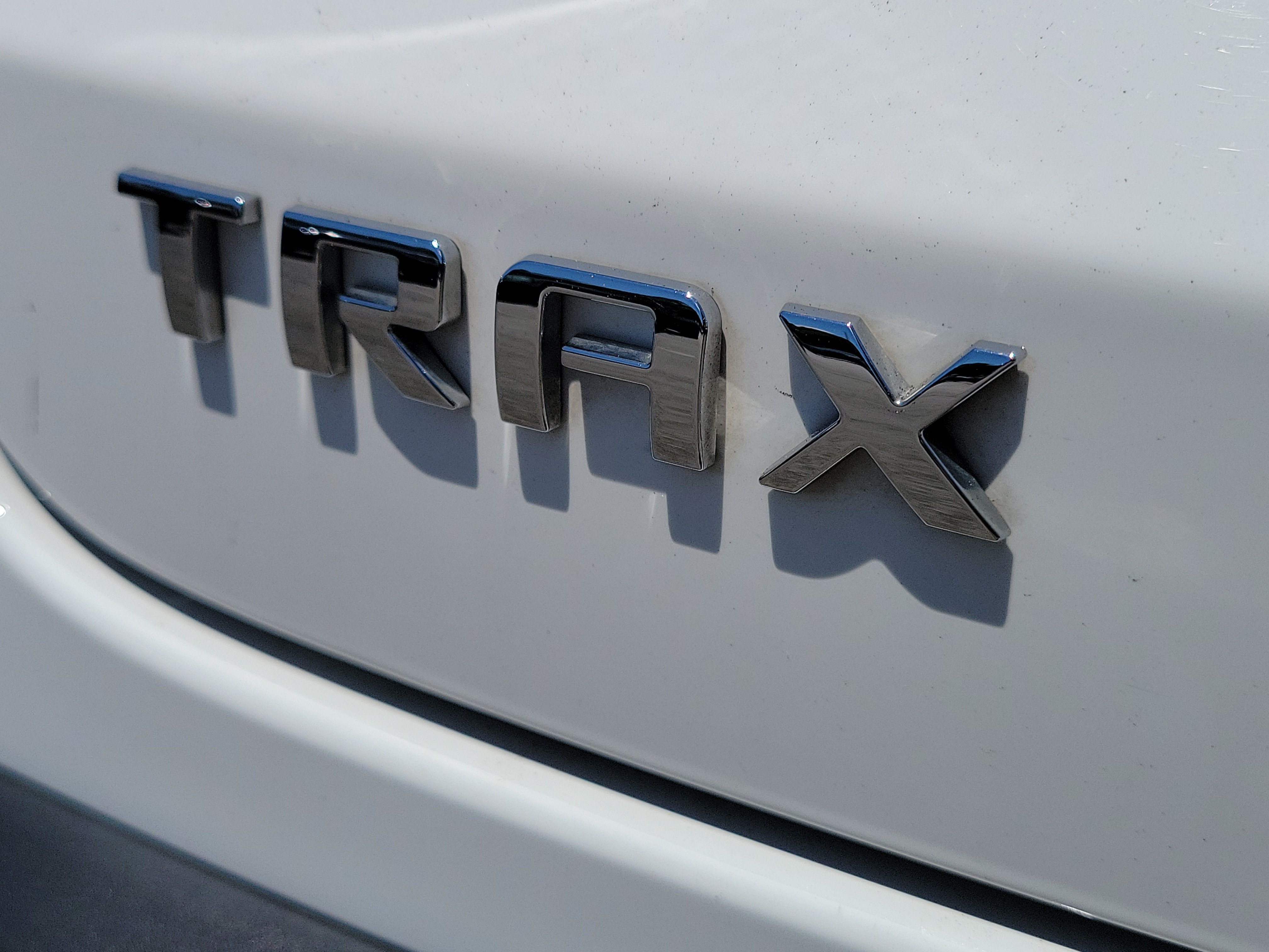 Used 2025 Chevrolet Trax LT FWD image 8