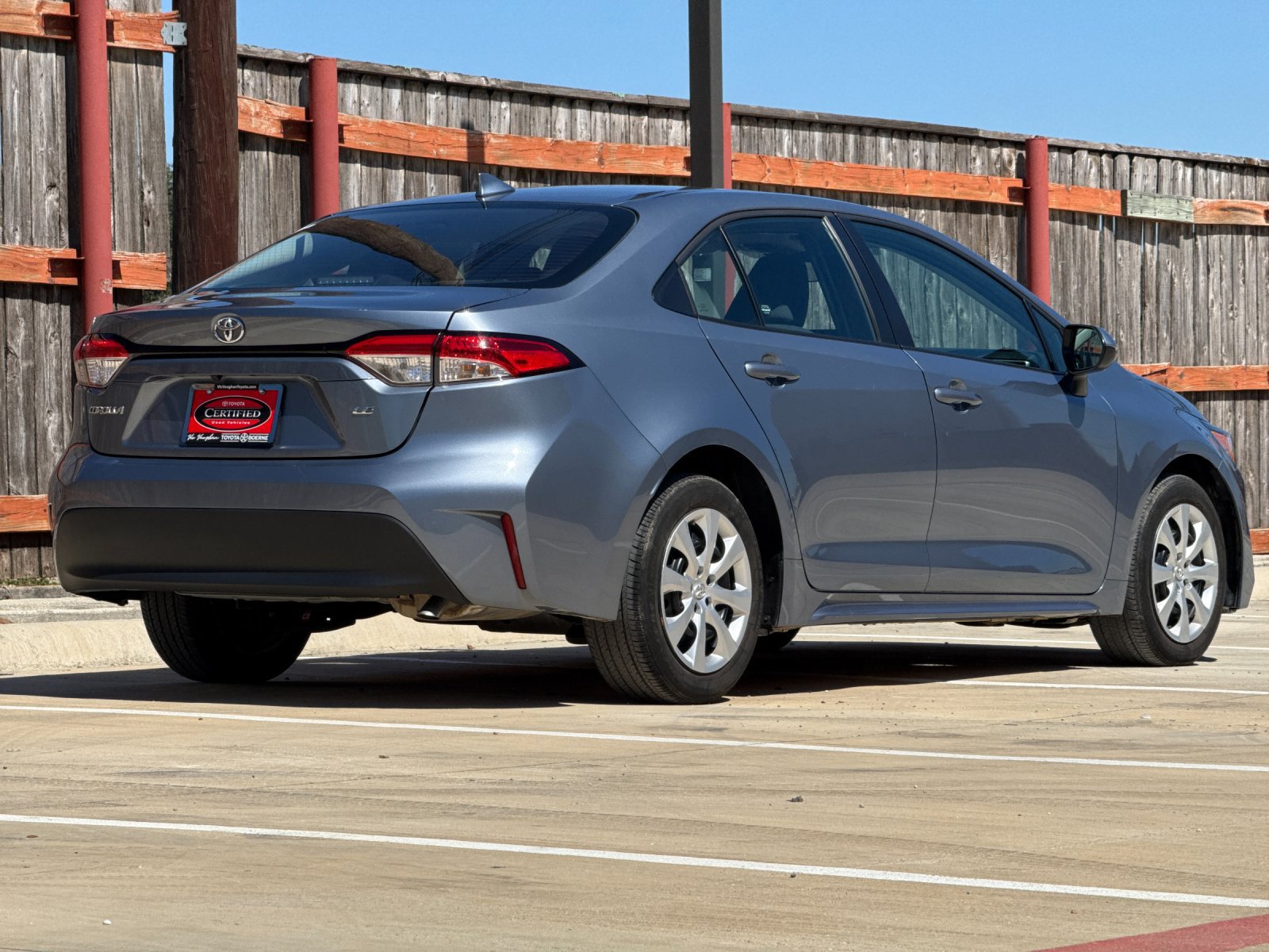 Used 2025 Toyota Corolla LE FWD image 5