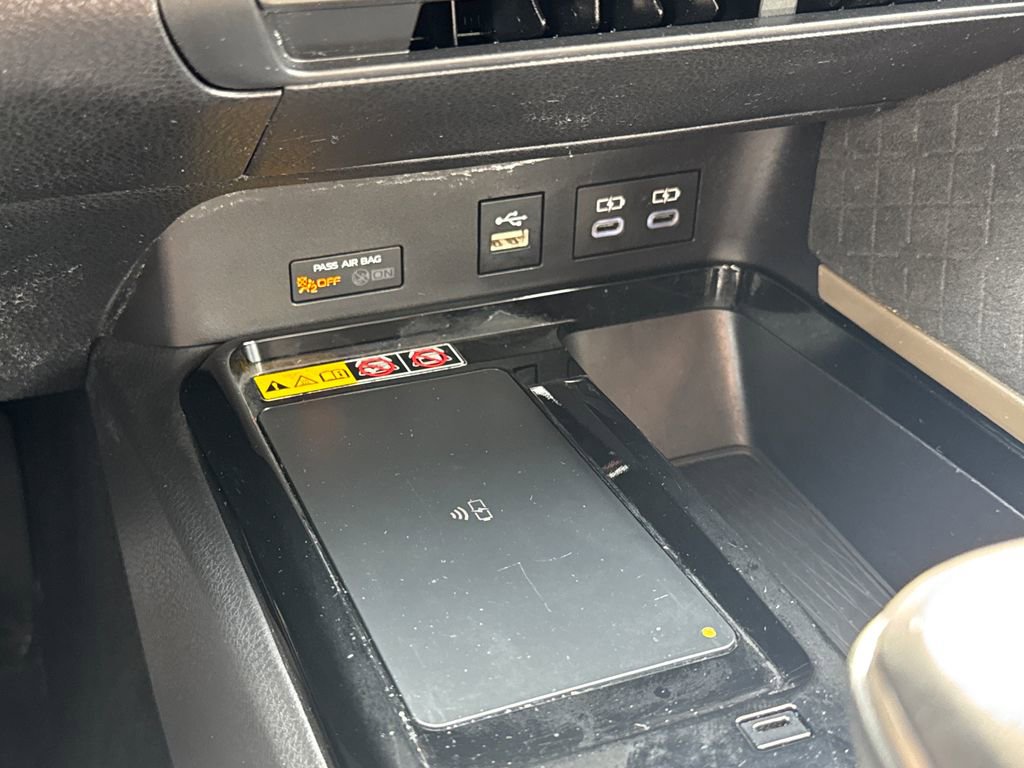 Used 2025 Toyota Camry XLE image 23