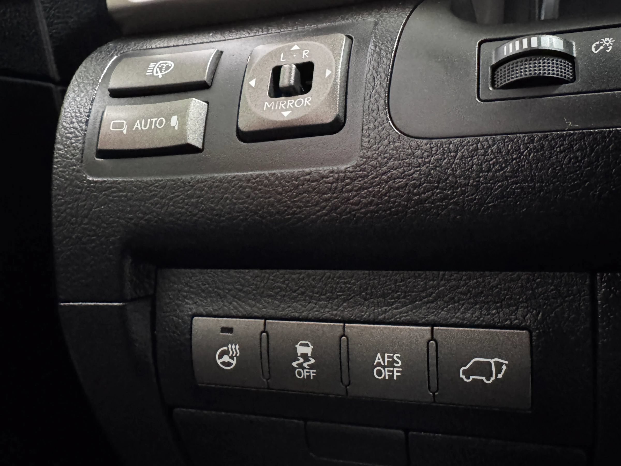Used 2015 Lexus LX 570 4WD image 26
