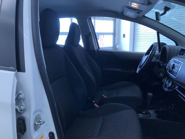 Used 2014 Toyota Yaris L image 21