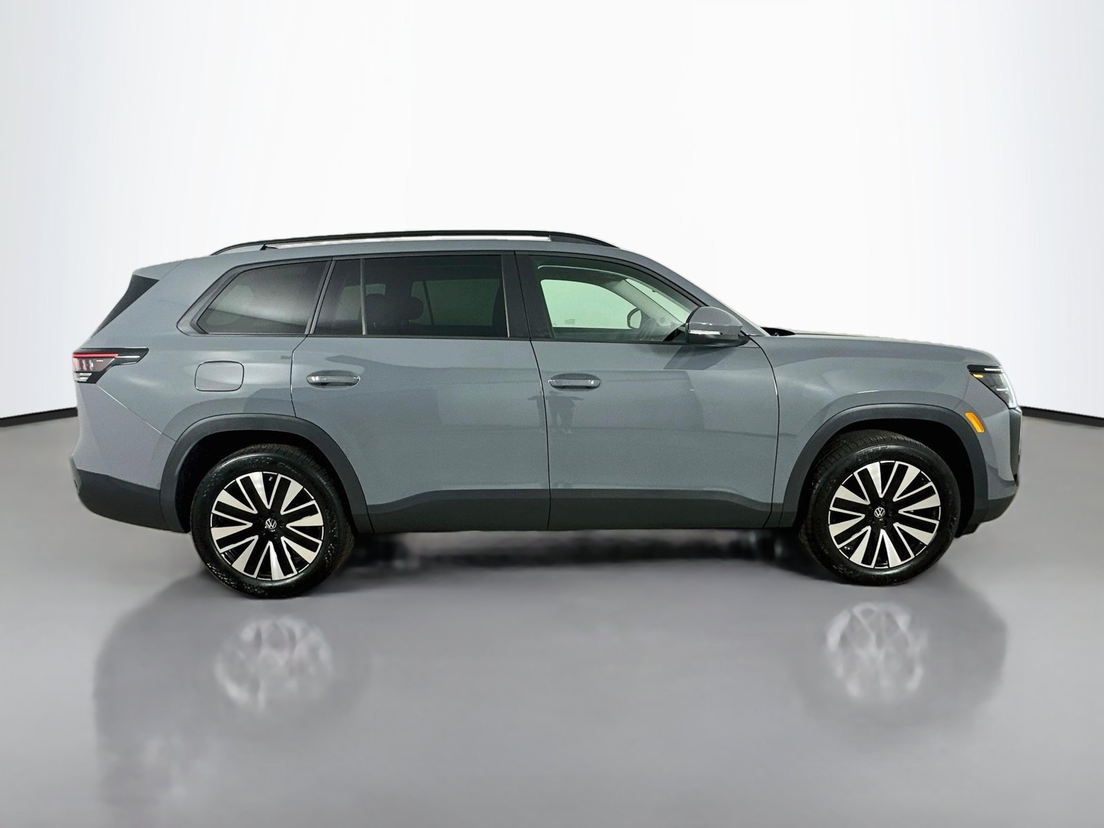 New 2027 Volkswagen Atlas SE AWD/4WD image 4