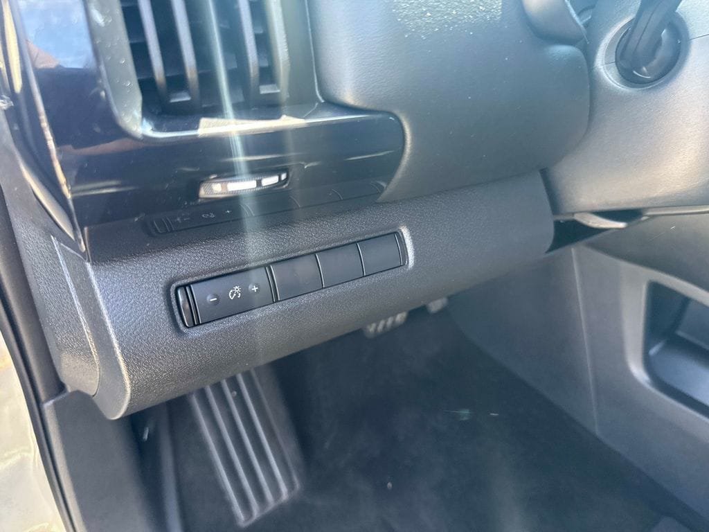 Certified 2025 Nissan Pathfinder S AWD/4WD image 19
