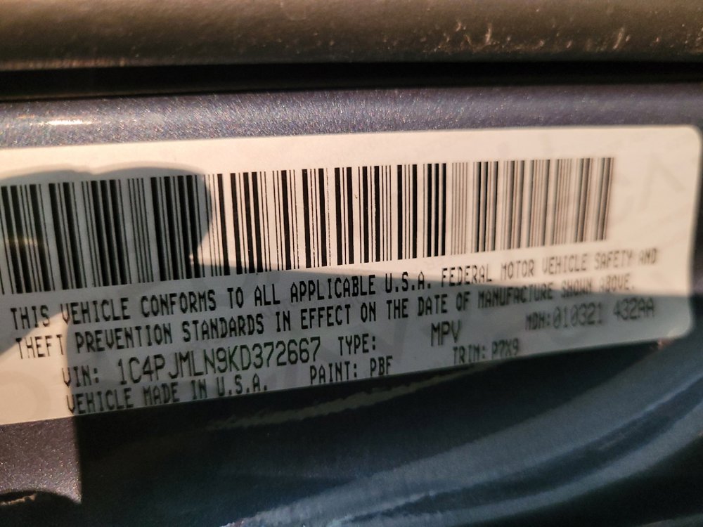 Used 2019 Jeep Cherokee Latitude Plus w/ Comfort/Convenience Group image 33