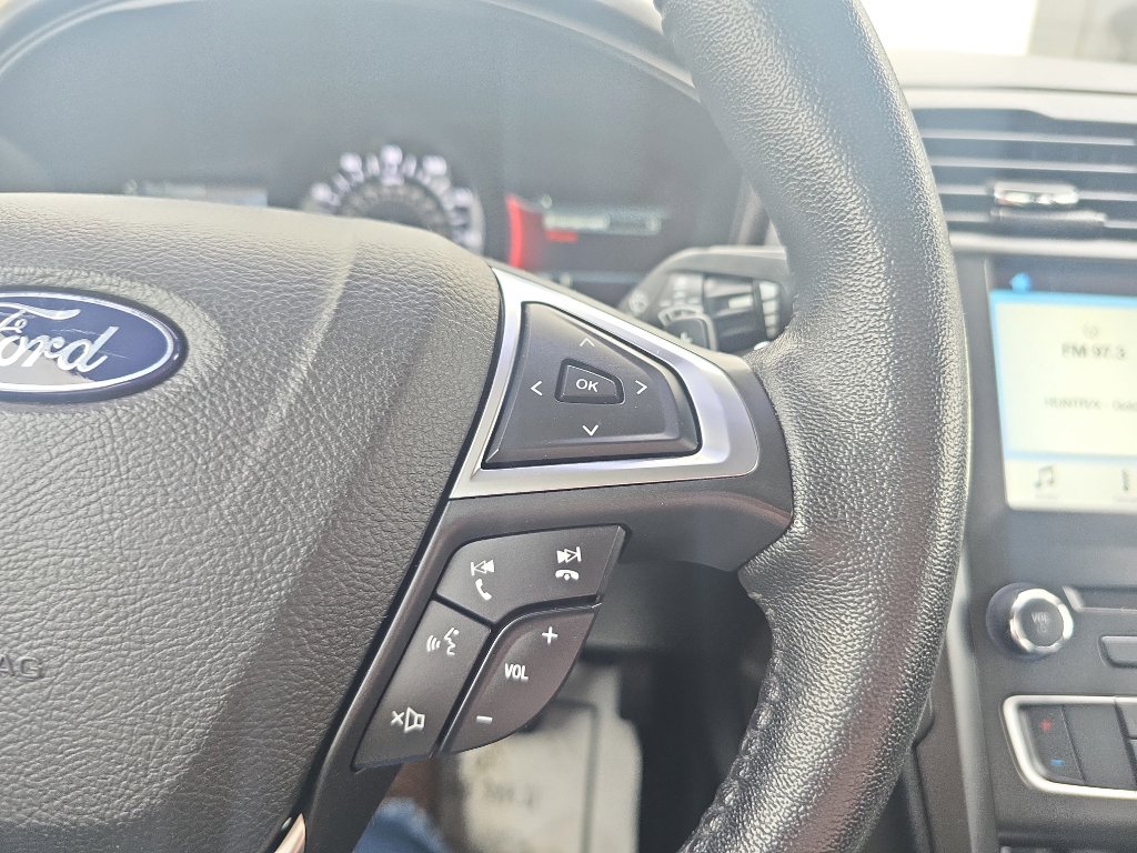 Used 2018 Ford Fusion SE image 21