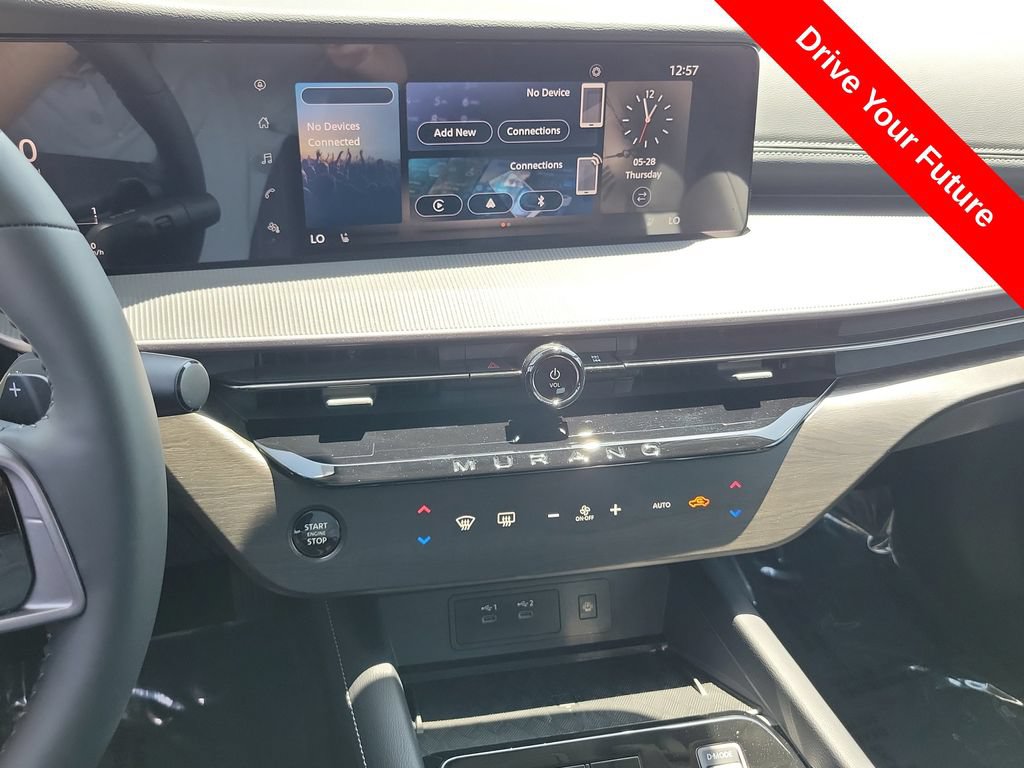 Used 2025 Nissan Murano SV FWD image 13