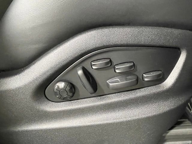 Used 2025 Porsche Cayenne image 27